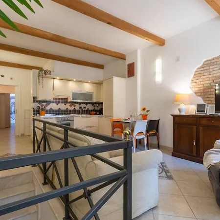 Dimora Arquer - Old Town Apartment *